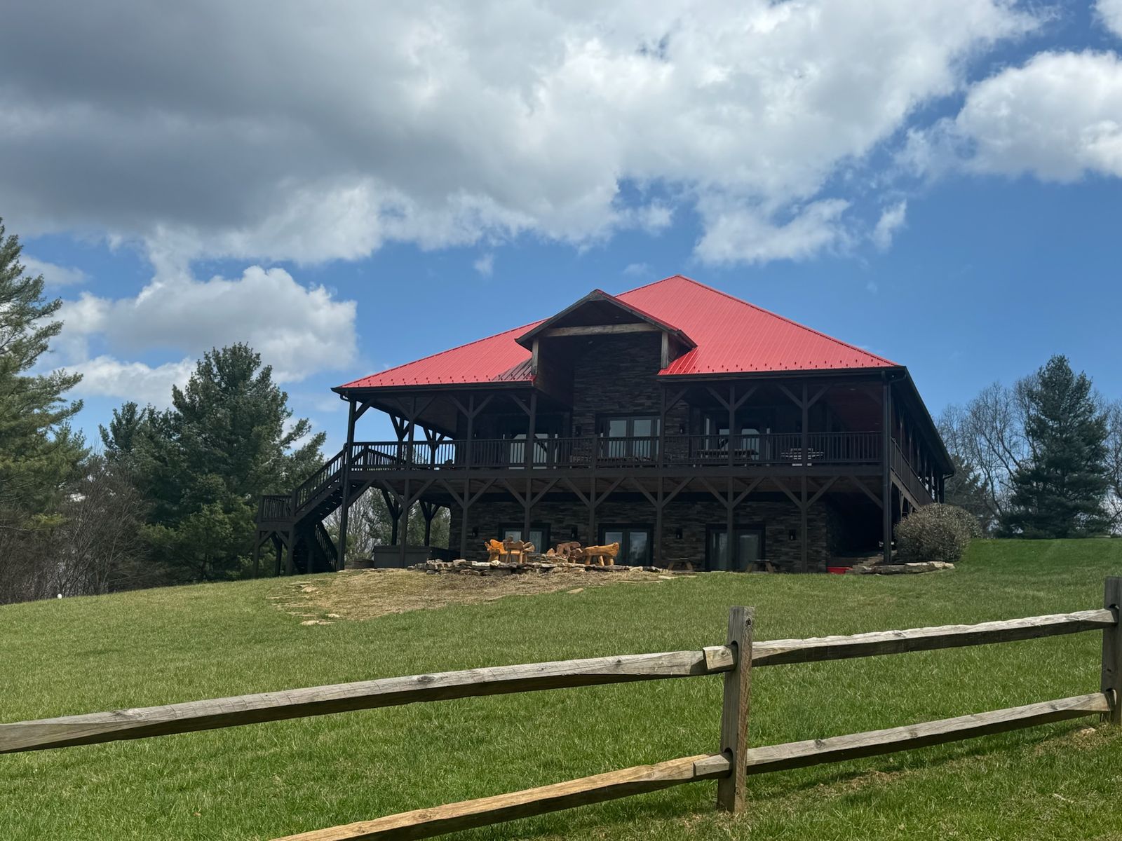 Red Apple Lodge